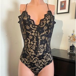 Socialite lace bodysuit large